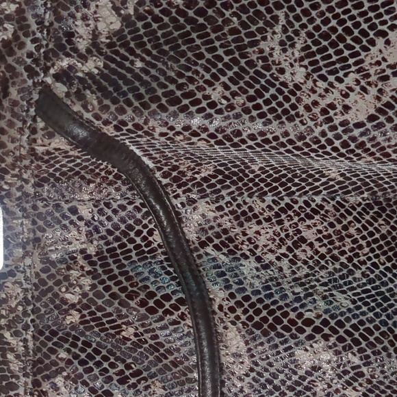 2pc* VINTAGE snakeskin suede look suit. Decorative closure 2 front pkt dbl lapel - Picture 5 of 15